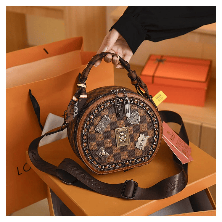🔥Last Day Promotion 70% OFF - Fashion Retro Bear Badge Print Leather Purse Handbags(Double Zipper)